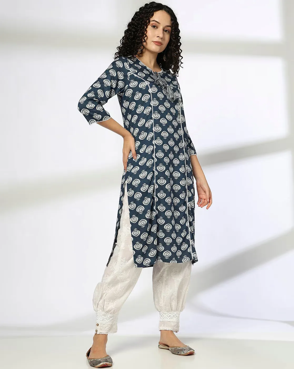 1117Wx1400H-443064456-darkblue-MODEL.webp Women Floral Print Straight Kurta - Image 1